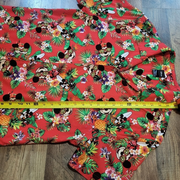 Disney Mickey Mouse Men's Red Hawaiian Surf Board Button Down Shirt Size L - Picture 5 of 8